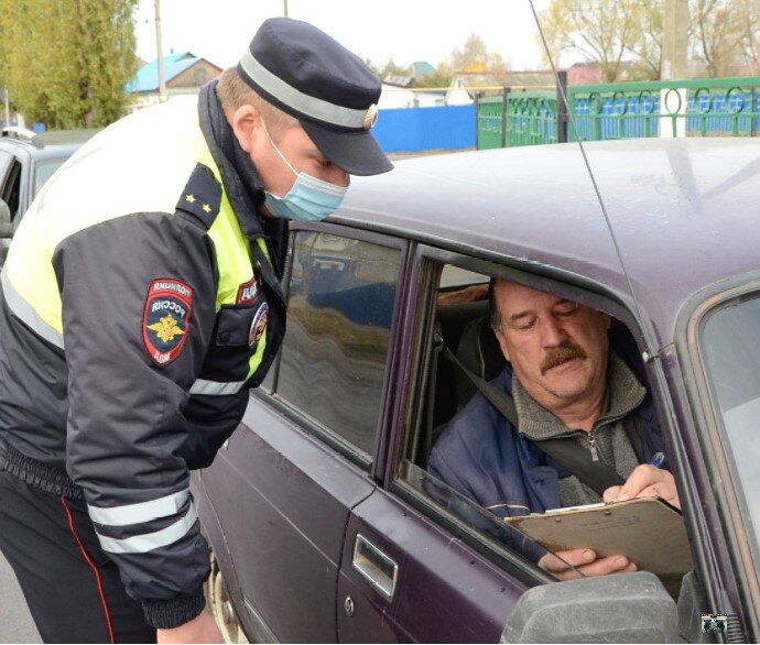 Дпс остановили без документов. ДПС. Добринское ГИБДД. Гаишники патрульная машина. Добринское ГИБДД сотрудники.