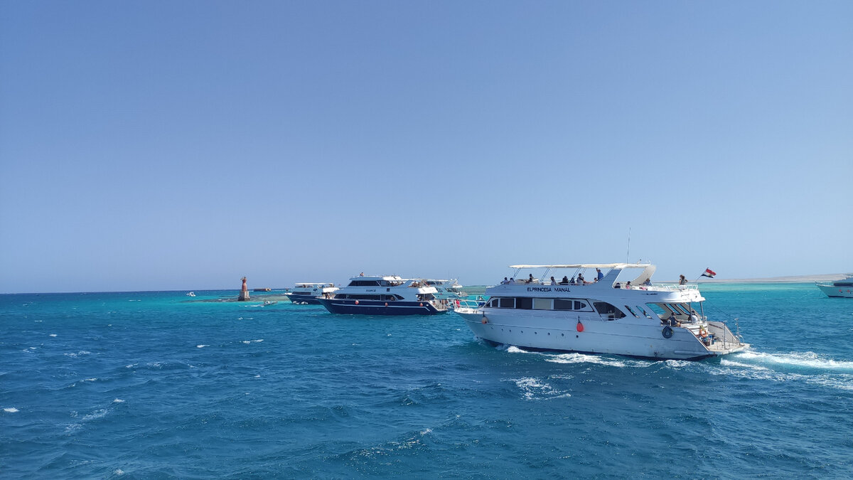 На яхте на Orange bay.