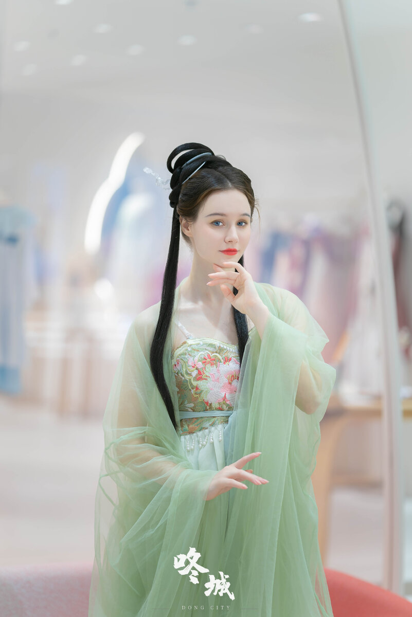 Фото автора в китайском ханьфу