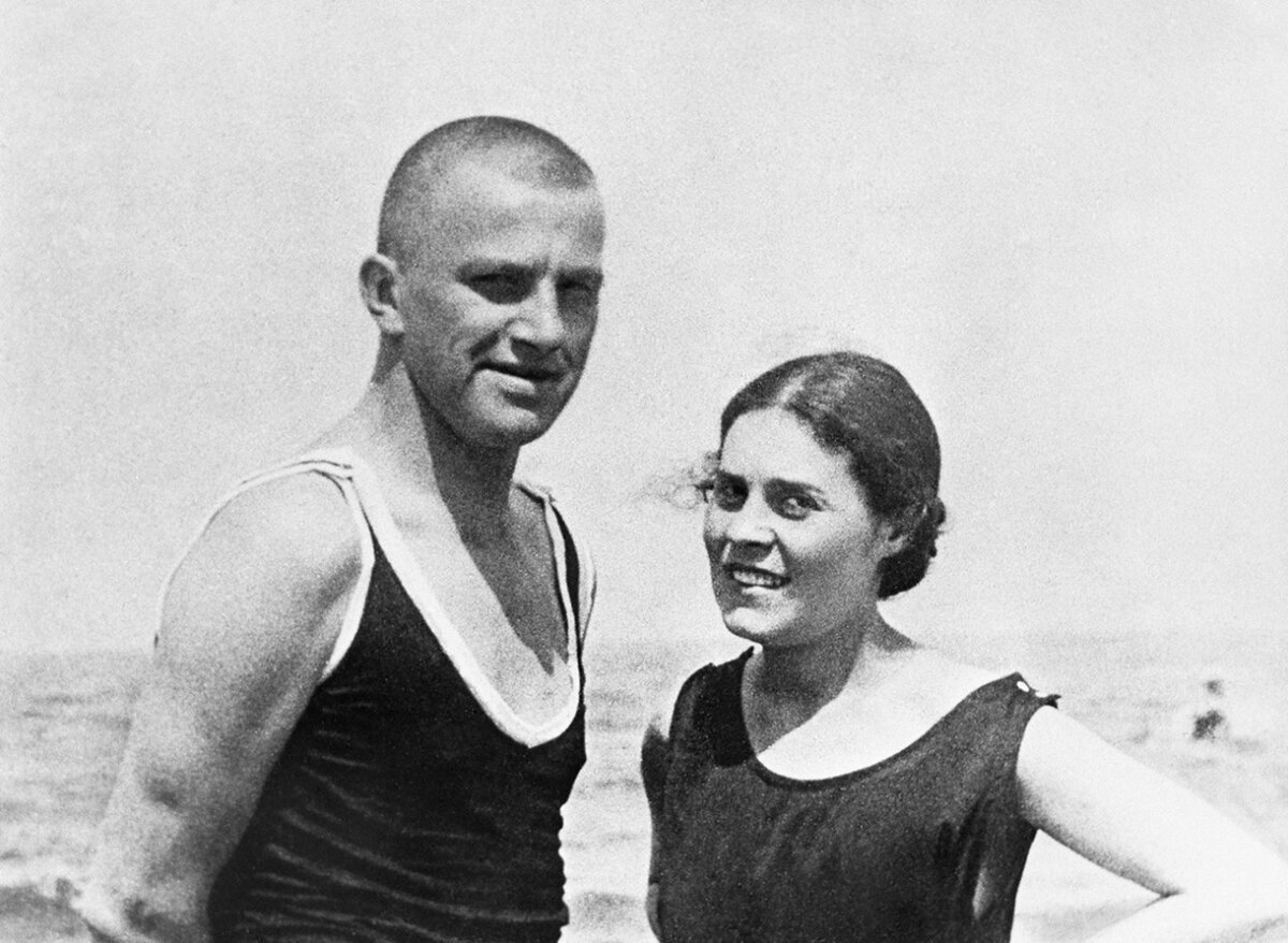 Владимир Маяковский и Лили Брик на море (Нордерней, 1923 год)