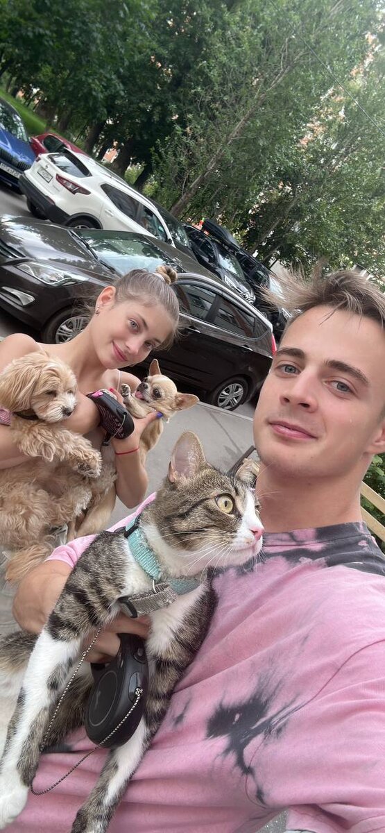 Алена с Гошей. Просто милое фото из телеграм канала Алены.