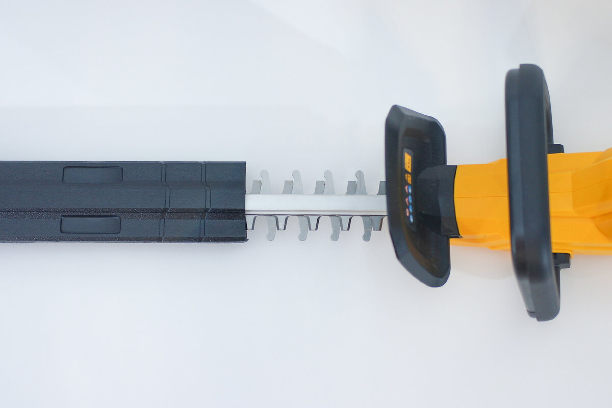 Denzel RBC510-36 Cordless Brush Cutter – аккумуляторный садовый кусторез с мощным коллекторным электромотором на 36V, комплектующийся сразу двумя аккумуляторами. Что из этого вышло, узнаем далее.-13-2