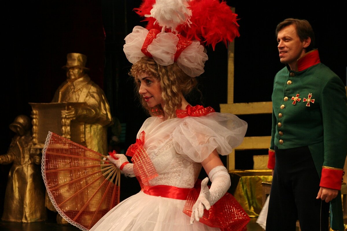 "Ревизор", Елена Гордеева в роли Анна Андреевны