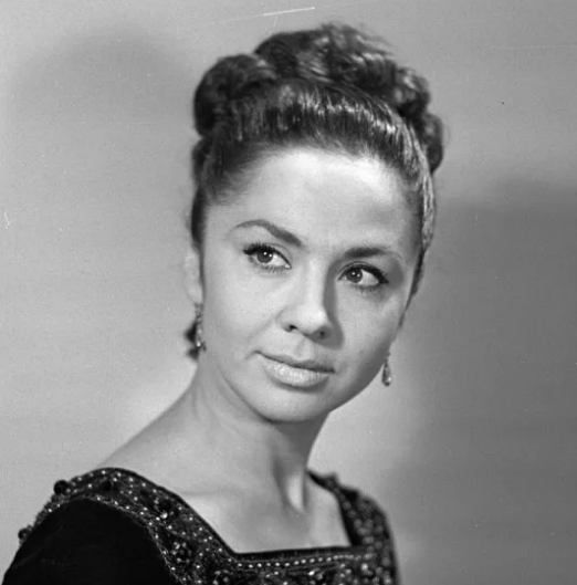 Лионеллу Пырьеву можно по праву считать одной из самых красивых актрис советского кинематографа. Но, не смотря на ее ангельскую внешность, она снялась всего лишь в 11 фильмах.-2
