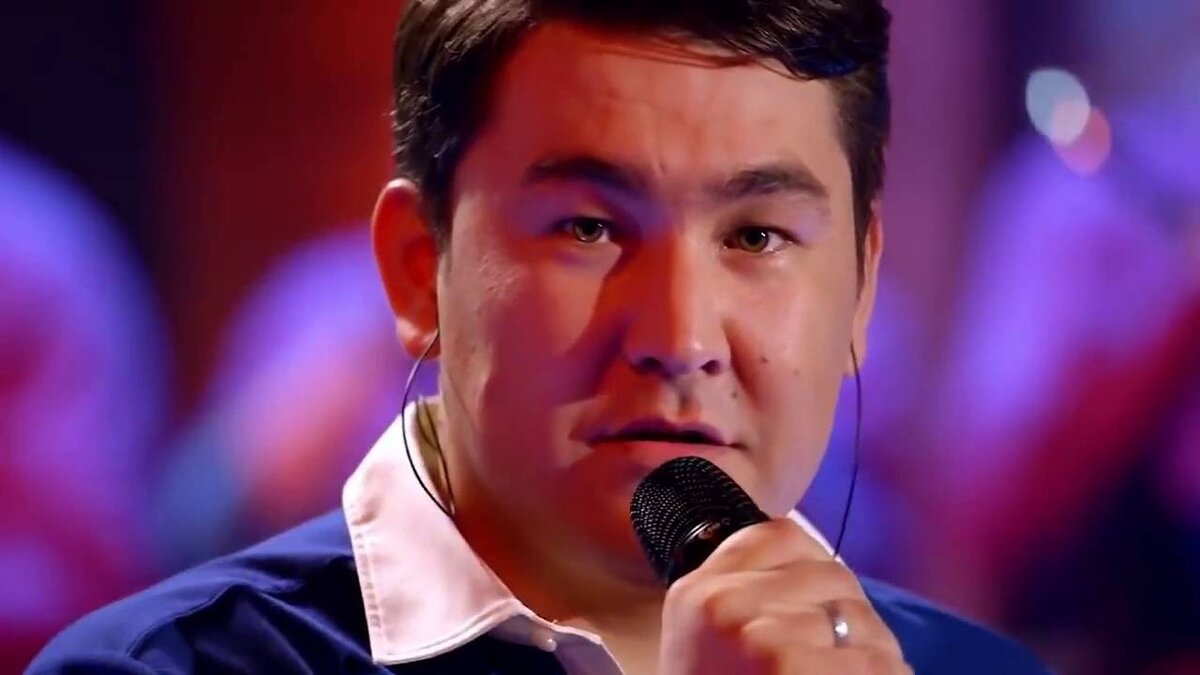 Капитан команды КВН "Камызяки" Азамат Мусагалиев - казах по национальности