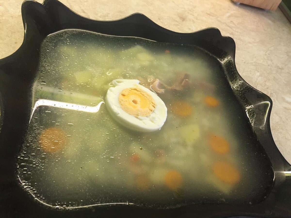 Суп рисовый с яйцом.
