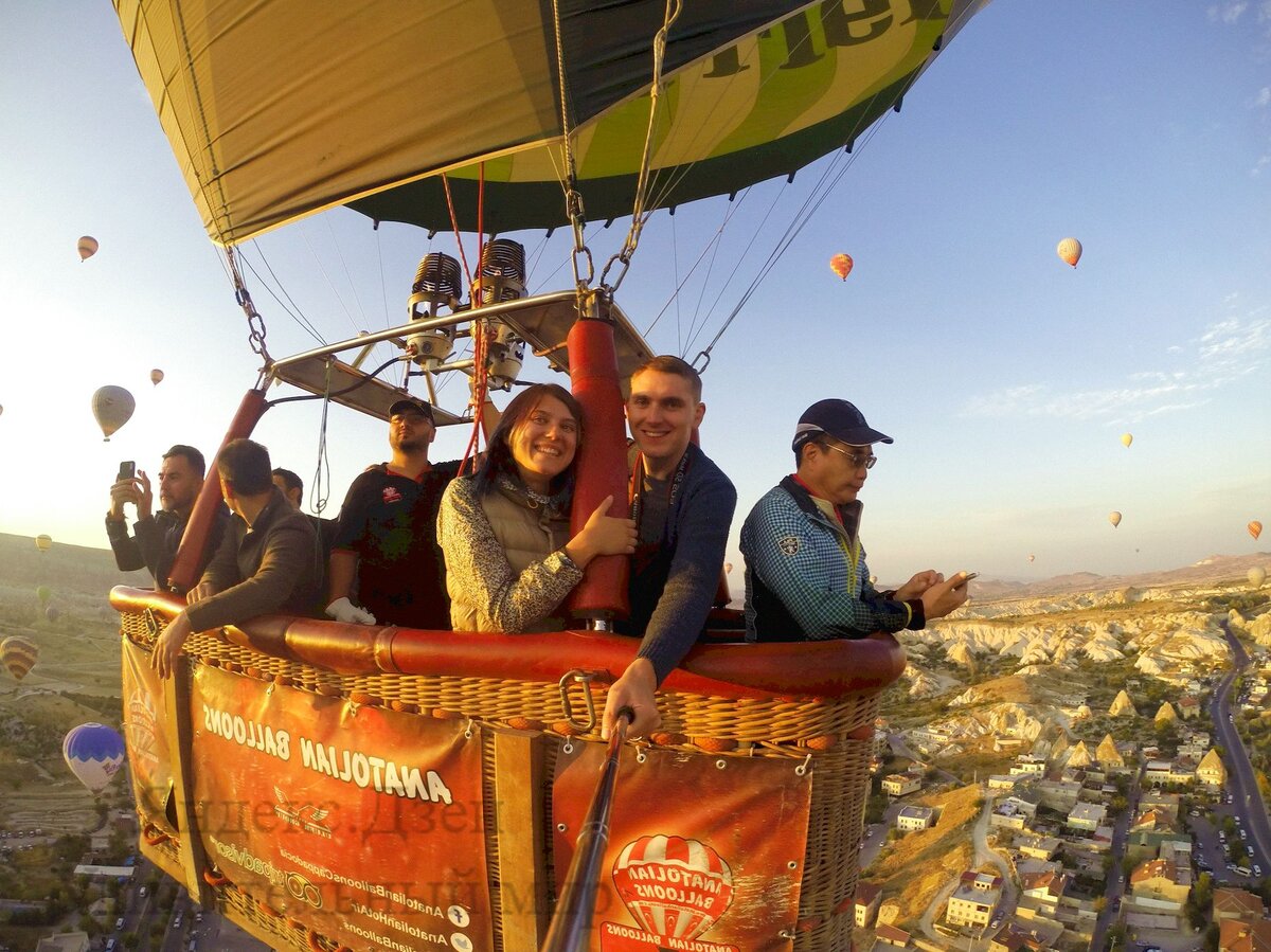 На воздушном шаре вид Каппадокии шикарен