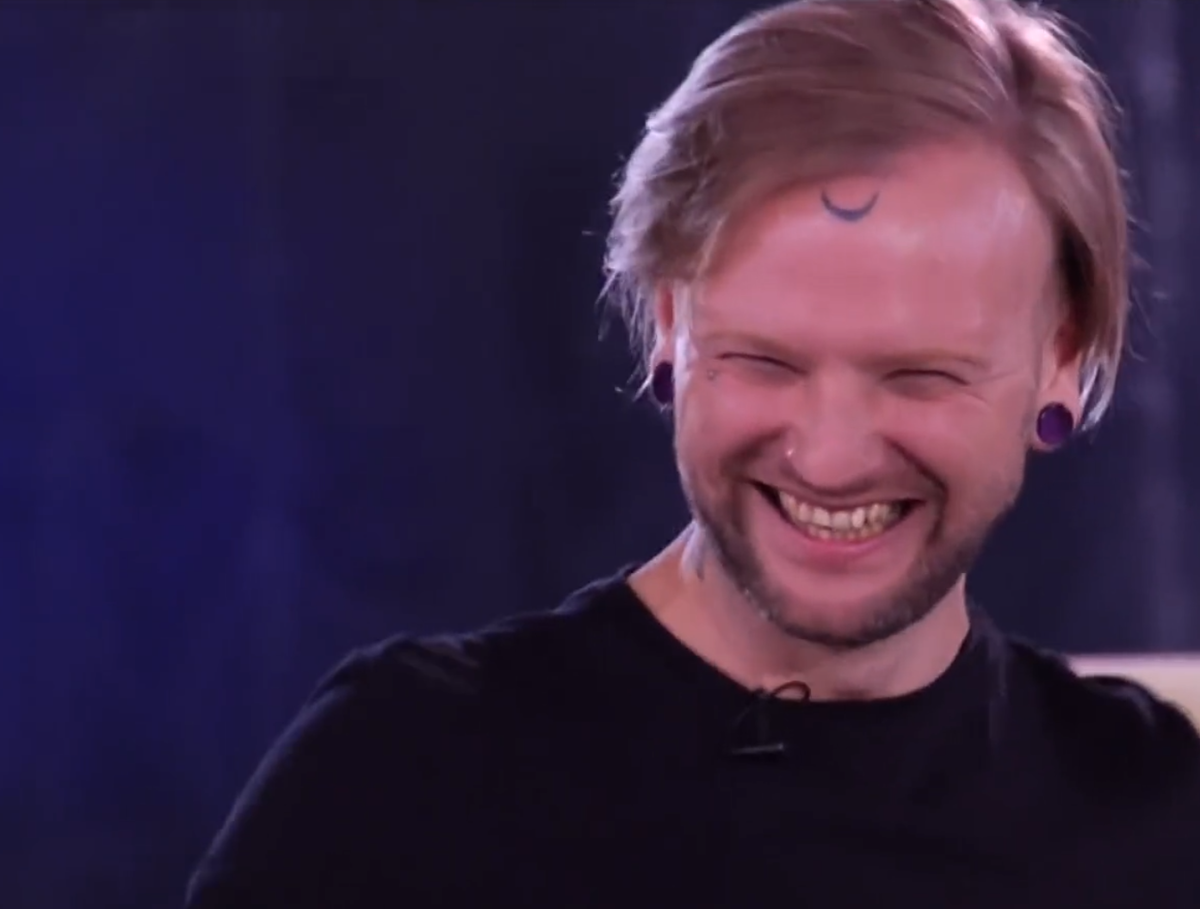 Твое лицо когда открыли багажник, а ты до этого подробно описал человека, который лежит в нем, а также сферу его деятельности. (с) Фрагмент шоуТвое лицо когда открыли багажник, а ты до этого подробно описал человека, который лежит в нем, а также сферу его деятельности. (с) Фрагмент шоу