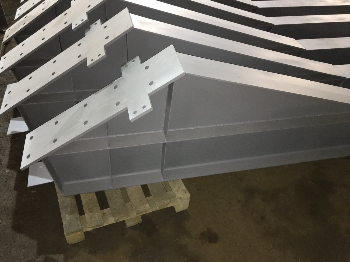 Сварная балка переменного сечения, свободный пролет 24 м