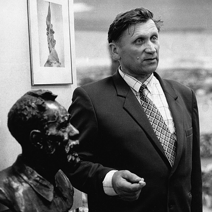 Скульптор Александр Гилев