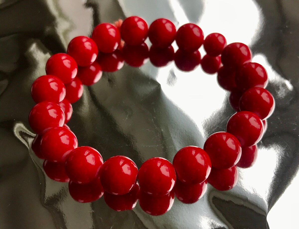 Крашеный камень