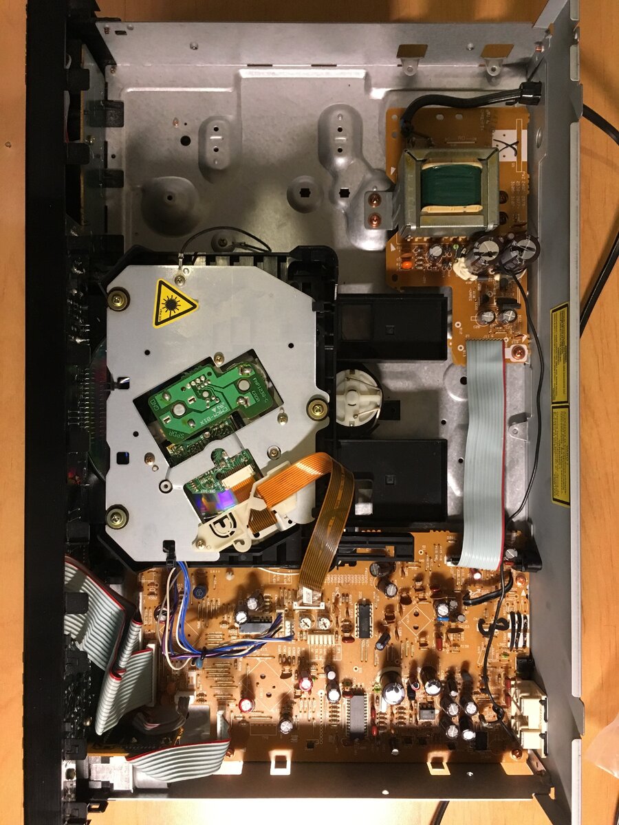 Вид изнутри со снятой верхней крышкой