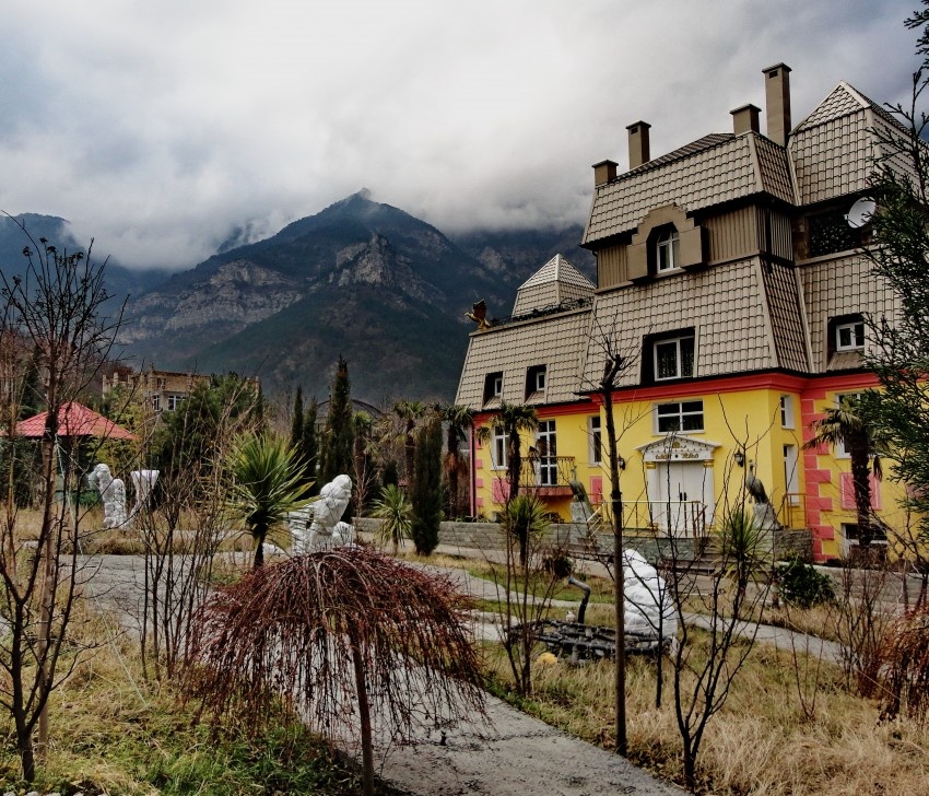 Ялтинский зоопарк. Фото с сайта privetsochi.ru