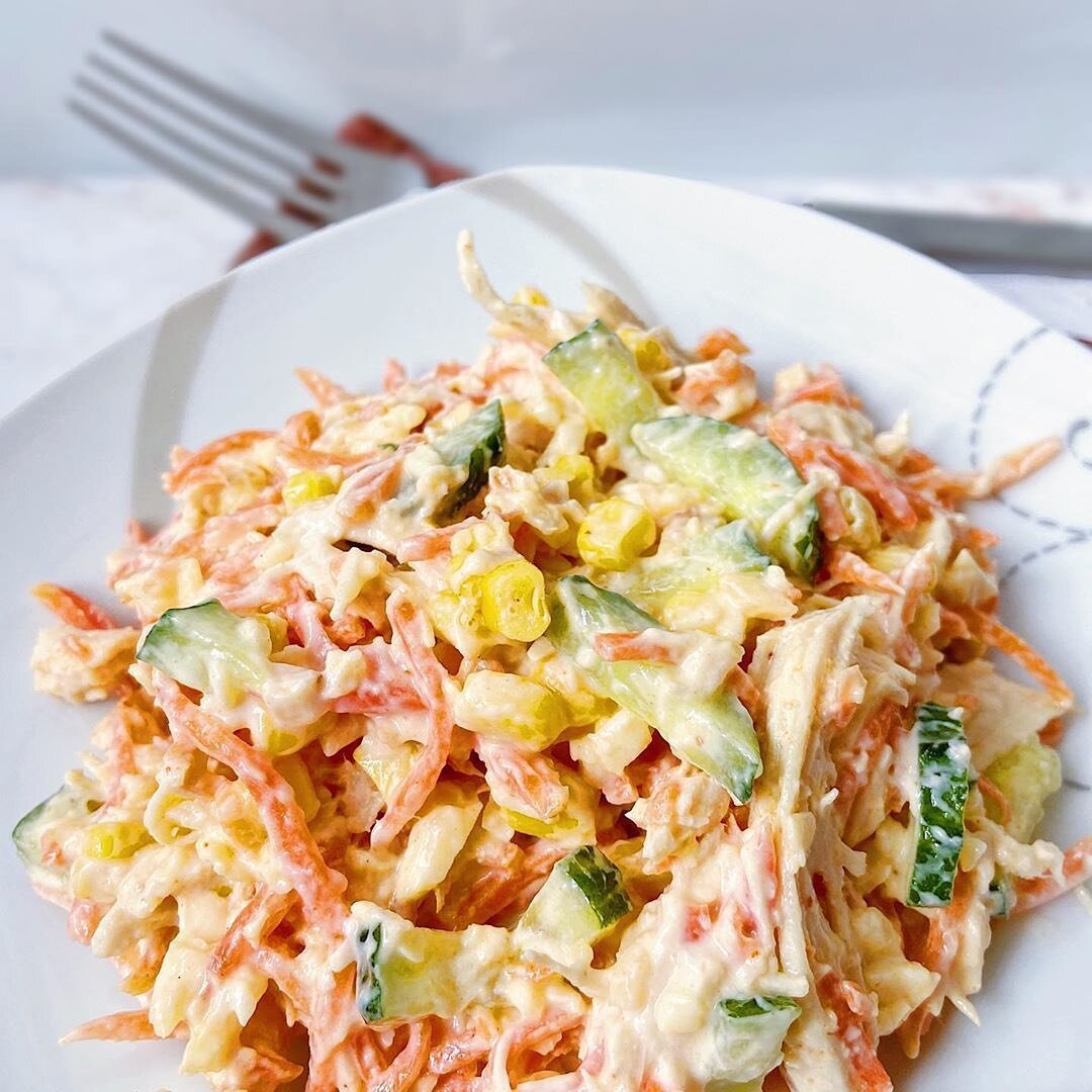 Салат с копчёной курицей и корейской морковью
