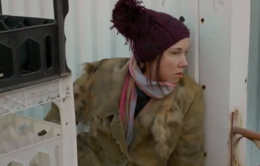 Общипали помпон - вот типа бомжатски вышло :) Мой скриншот фильма "Карп отмороженный" (2017)