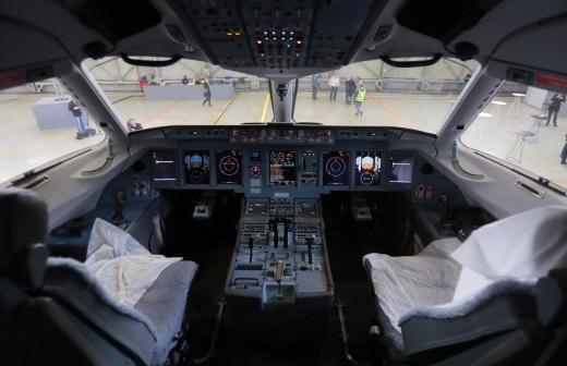 Неверный код: почему пилот Superjet не подал сигнал бедствия До последних минут пилоты лайнера сообщали диспетчерам, что полет проходит штатно, и отказывались от помощи