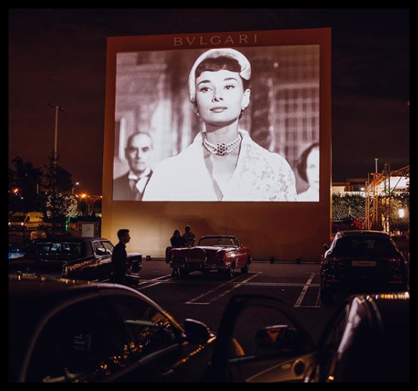 Дресс-код был заявлен «лето в Риме»