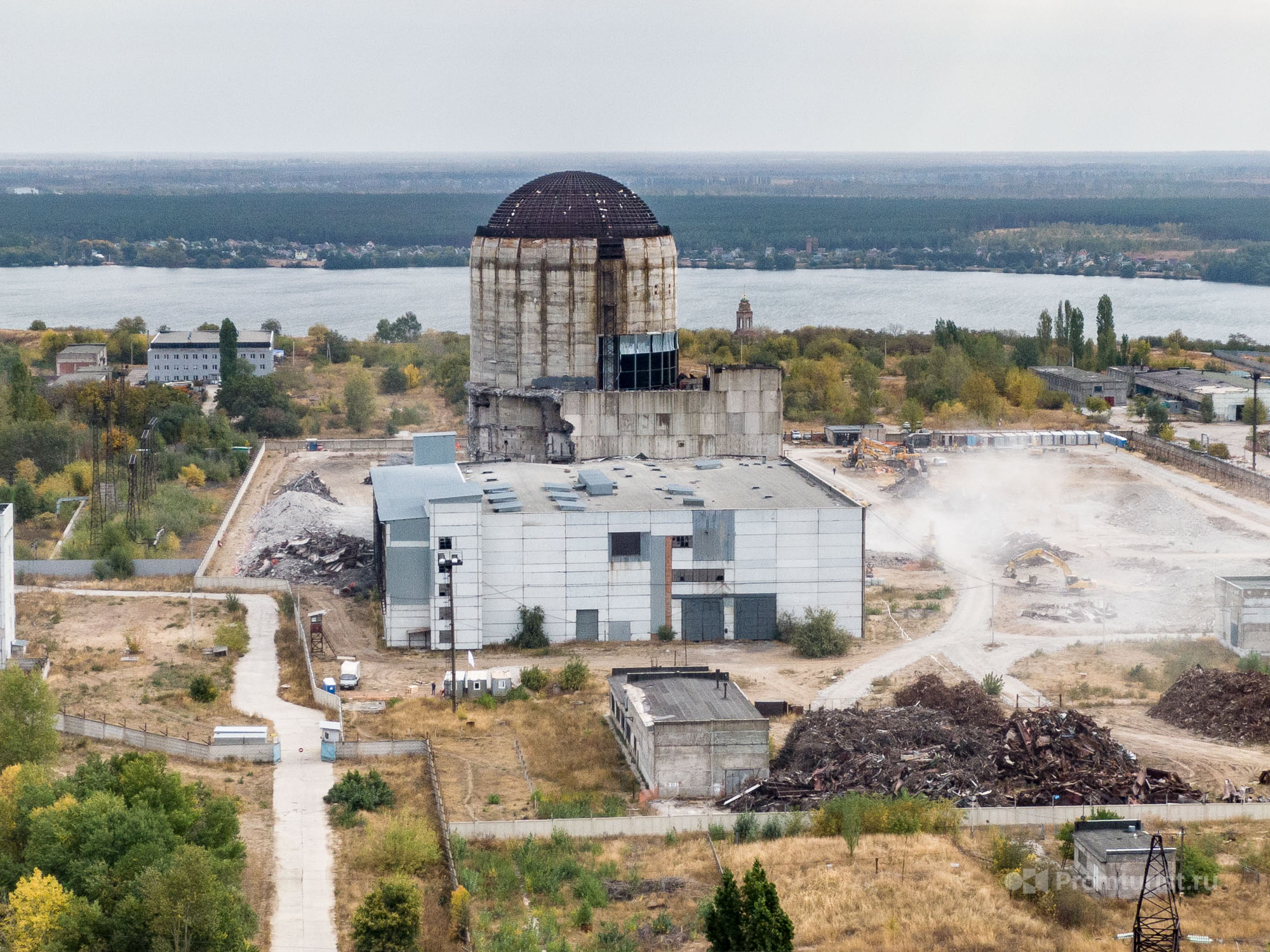 Снос Воронежской атомной станции. Купол взорвали, но станция стоит. Как сейчас выглядит ВАСТ ???5