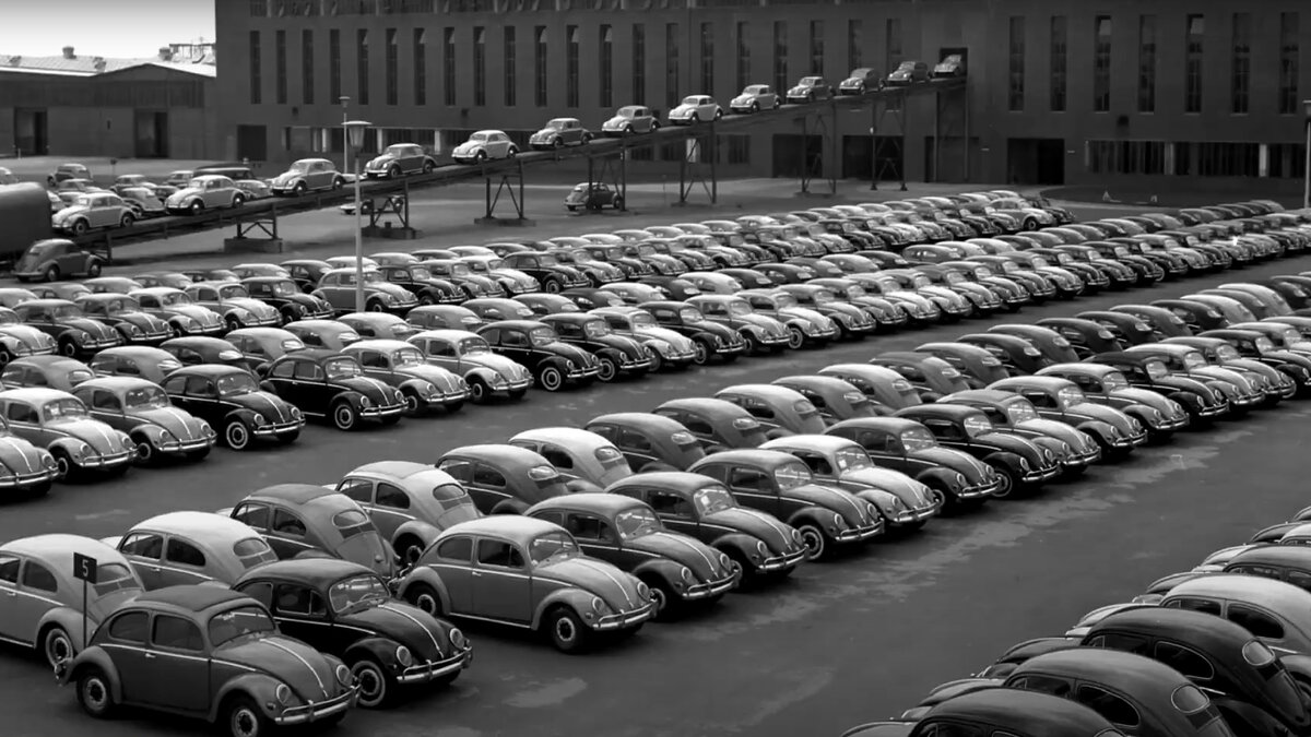 Volkswagen Beetle - самый продаваемый автомобиль в истории человечества.
