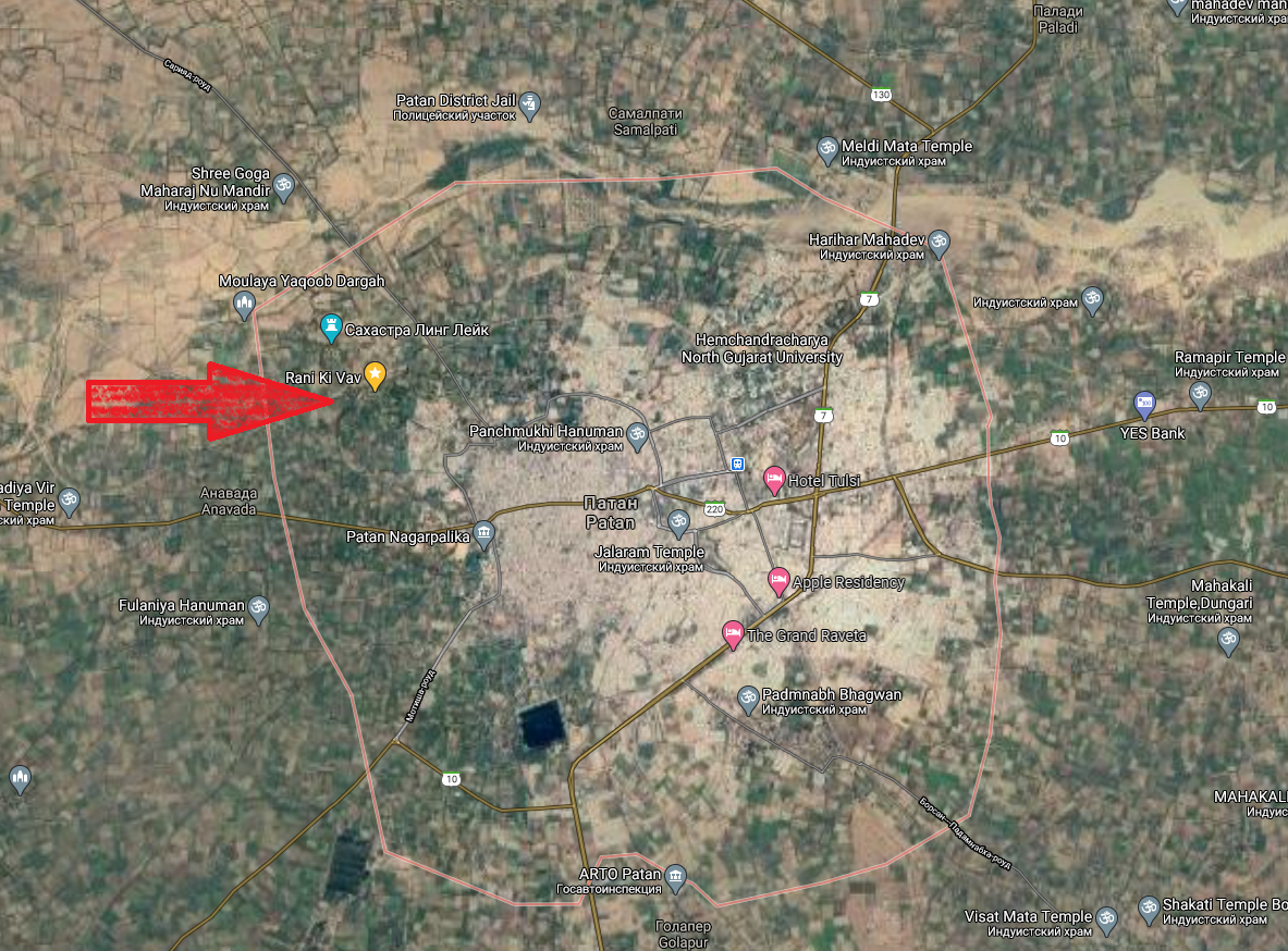 Странное расположение колодца относительно города. Скриншот Googl maps