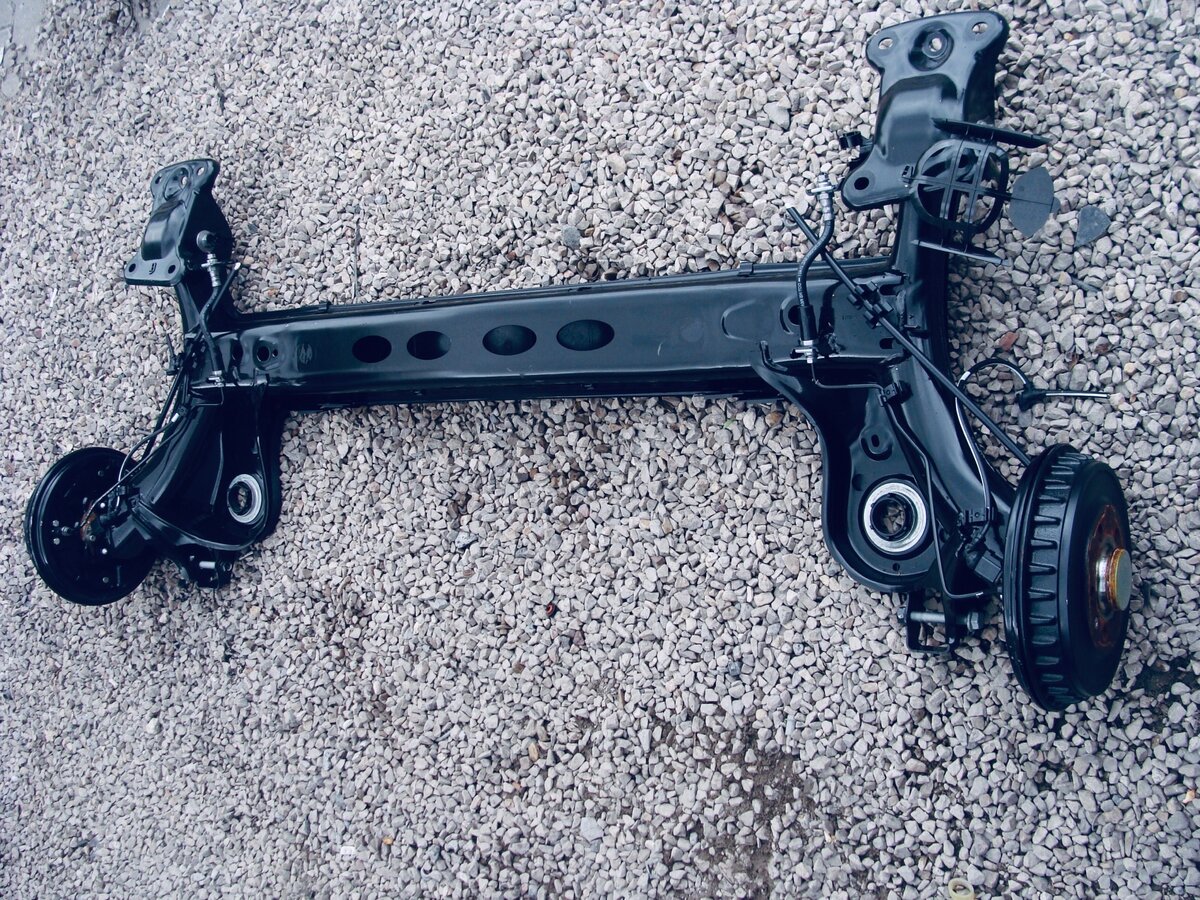 Простая задняя балка Volkswagen. Гениальное - просто) 