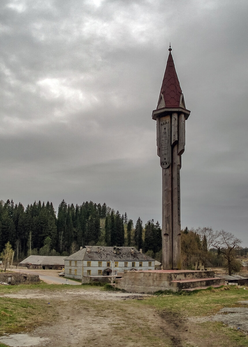 Памятный столб-обелиск в честь 600-летия Куркиёки