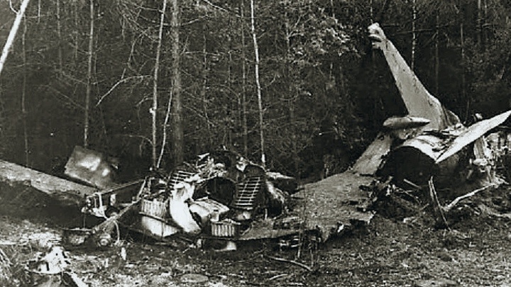 разбитый самолет Гагарина