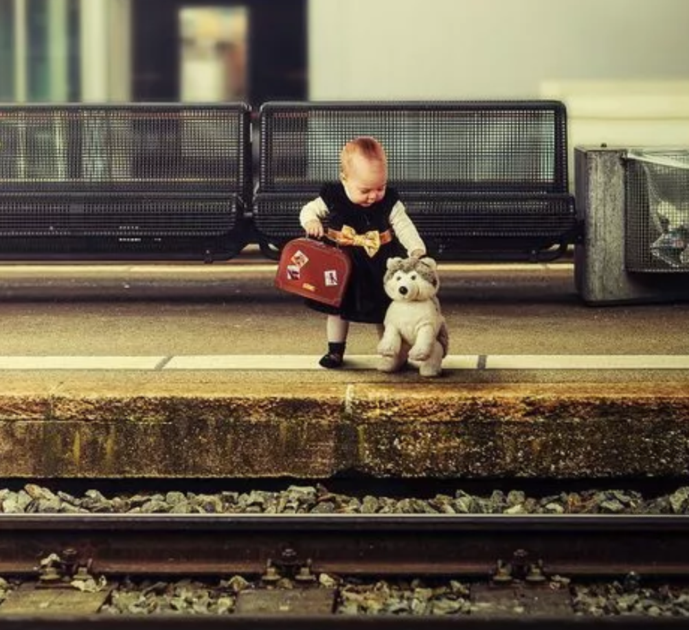 Уехала мама.. ну и фиг с ней, у нас еще много дел,пойдем,дружок!)