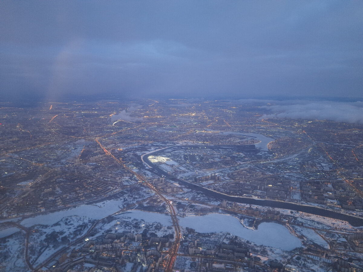 Вид с борта самолёта на Москву, март 2021г