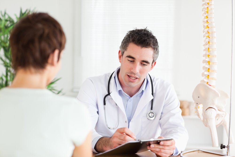 Боль в спине может иметь множество причин и чтобы ее установить, возможно, потребуется консультация нескольких специалистов