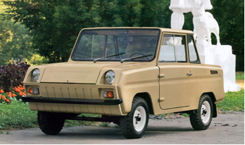 Мотоколяска СМЗ С-3Д (эс-три-дэ) — двухместный четырёхколёсный автомобиль-мотоколяска Серпуховского мотозавода (в то время ещё СМЗ). Автомобиль пришёл на смену мотоколяске С3АМ в 1970 году. Кузов мотоколяски имел длину менее 3 метров, но при этом весила машина довольно много — чуть менее 500 килограммов в снаряжённом виде. Двигатель мотоколяски — мотоциклетного типа, одноцилиндровый, карбюраторный двухтактный, модели «Иж-Планета-2», впоследствии — «Иж-Планета-3». СССР.