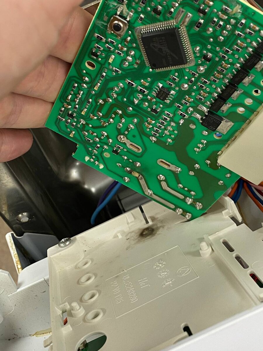 Не греется вода в стиральной. Машина индезит не греет воду причина. Машина индезит не греет воду причина. Стиральная машина не нагревает воду. Замена тэна в вертикальной стиральной машине.