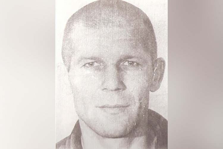 Поселковые группировки никогда не стоит недооценивать. Из «караваевских», например, вышел вор в законе Виктор Михайлов (Амбал), которого убили в 1995 году во время войны «севастопольских» с «Жилкой». Фото из книги Максима Беляева «Бандитская Казань»