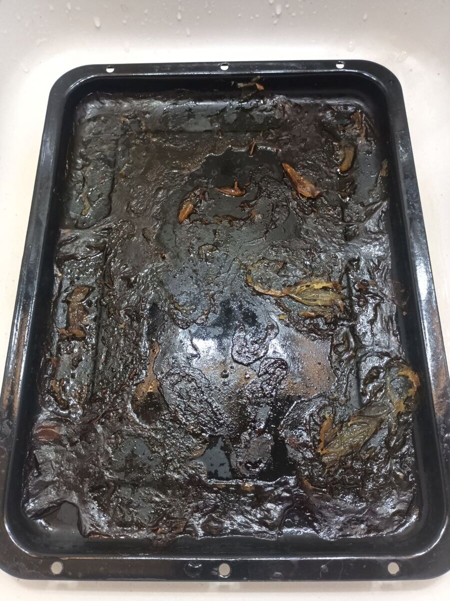 Было очень вкусно, очень жирно и не прошло бесследно... для противня.