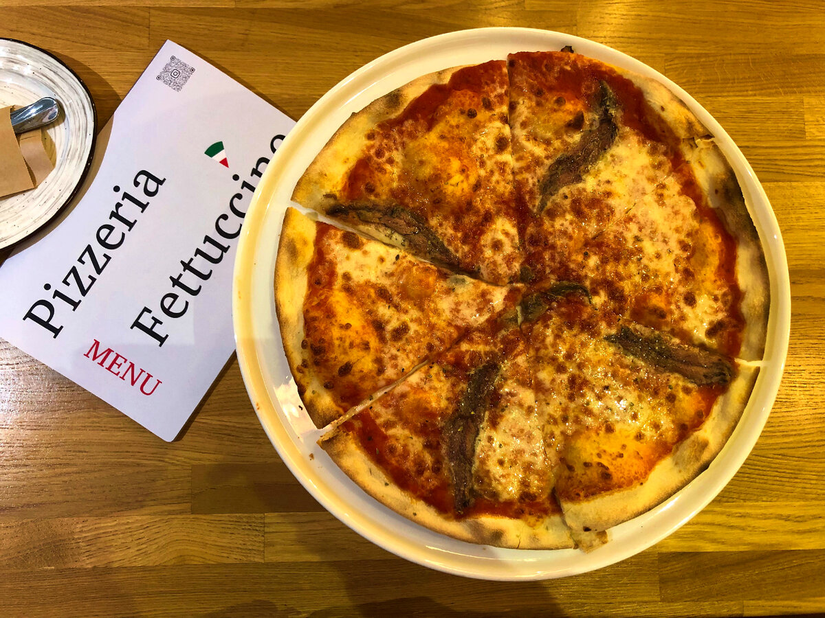 Пицца от Тиберио Столнера в Пиццерии Фетучини на пр. Вернандского