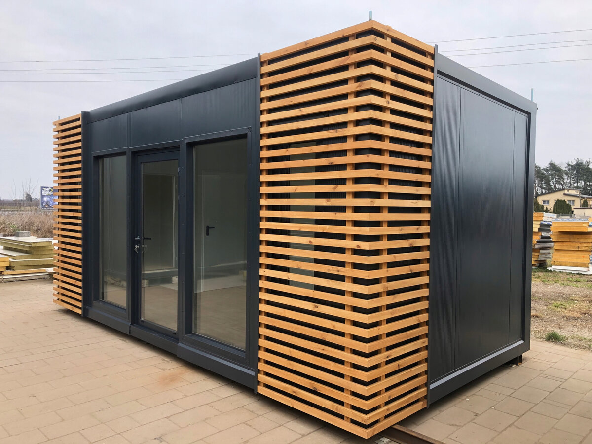 Добавьте двускатную крышу и получите дом.