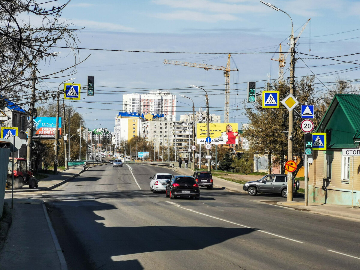 Вид на мост со стороны улицы 5 Августа.