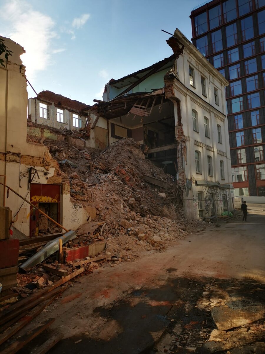 Этой части дома осталось совсем немного