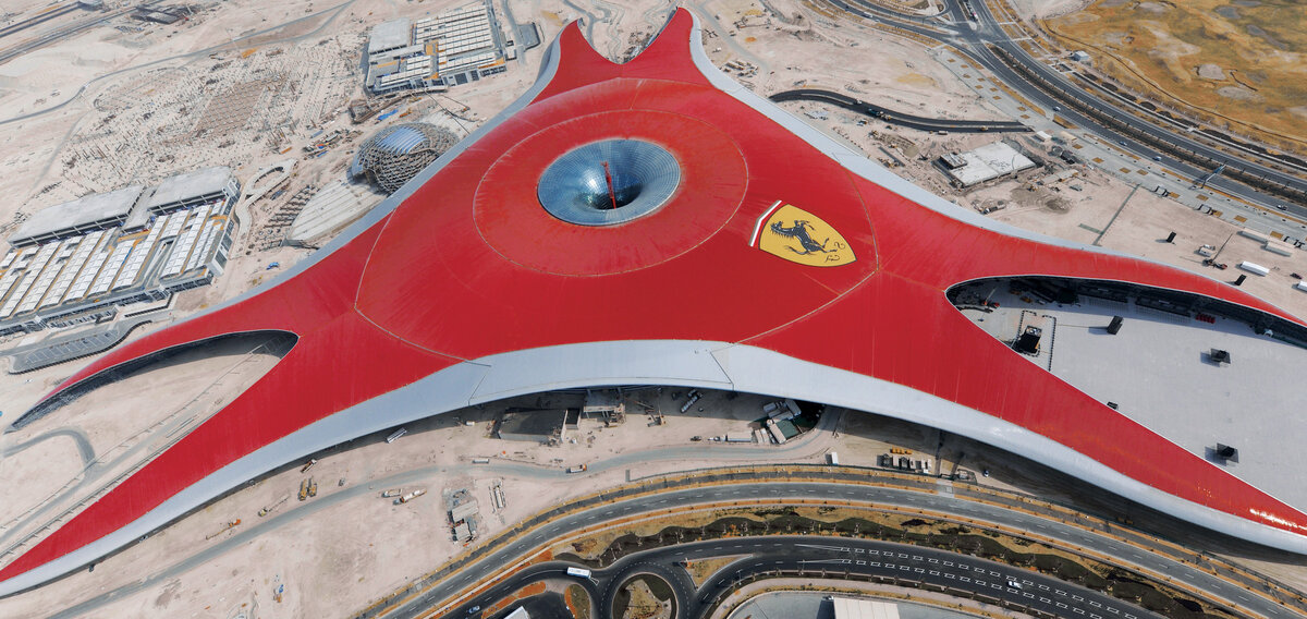 Ferrari World - тематический парк в Абу-Даби (ОАЭ)