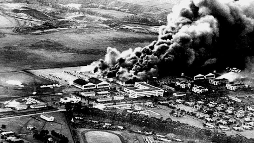 Перл Харбор после бомбардировки