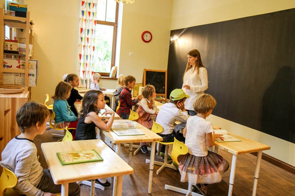 Изнутри. Фото из группы Шуваловской школы вконтакте