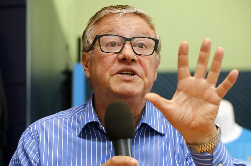 Геннадий Сергеевич сколько вы матчей за "Зенит" провели ? 