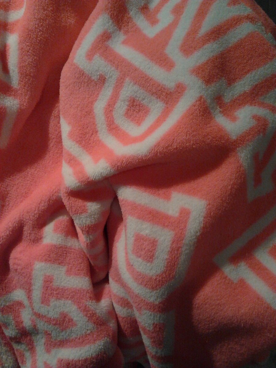 Материал 100% полиэстер.Из него я сшила тунику