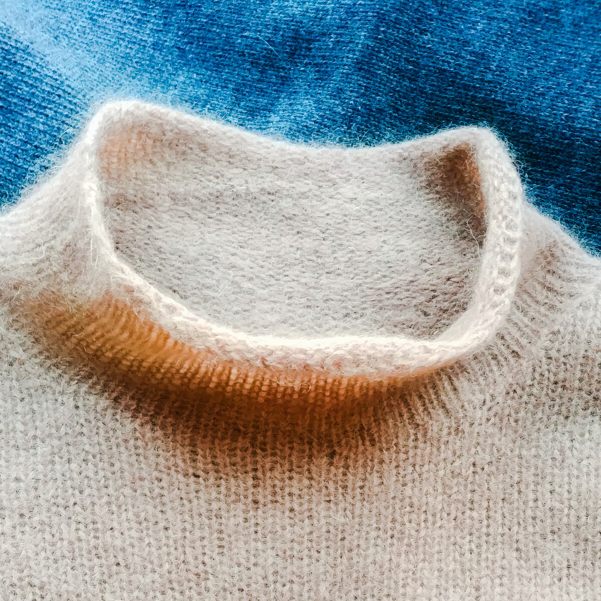 Горловина вязаного свитера