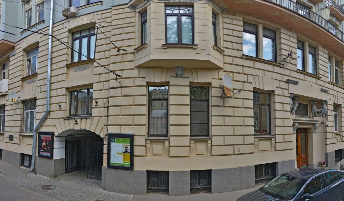 Улица Чаплыгина, 1-А, вход в "Табакерку". Источник: yandex.fr, панорама.