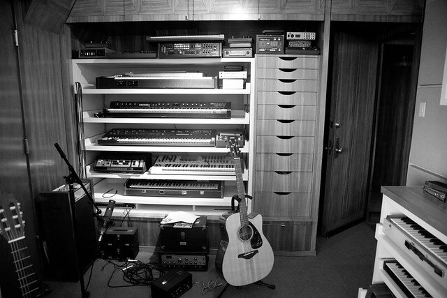 Фототур по студии Moby, лично сделанный музыкантом.