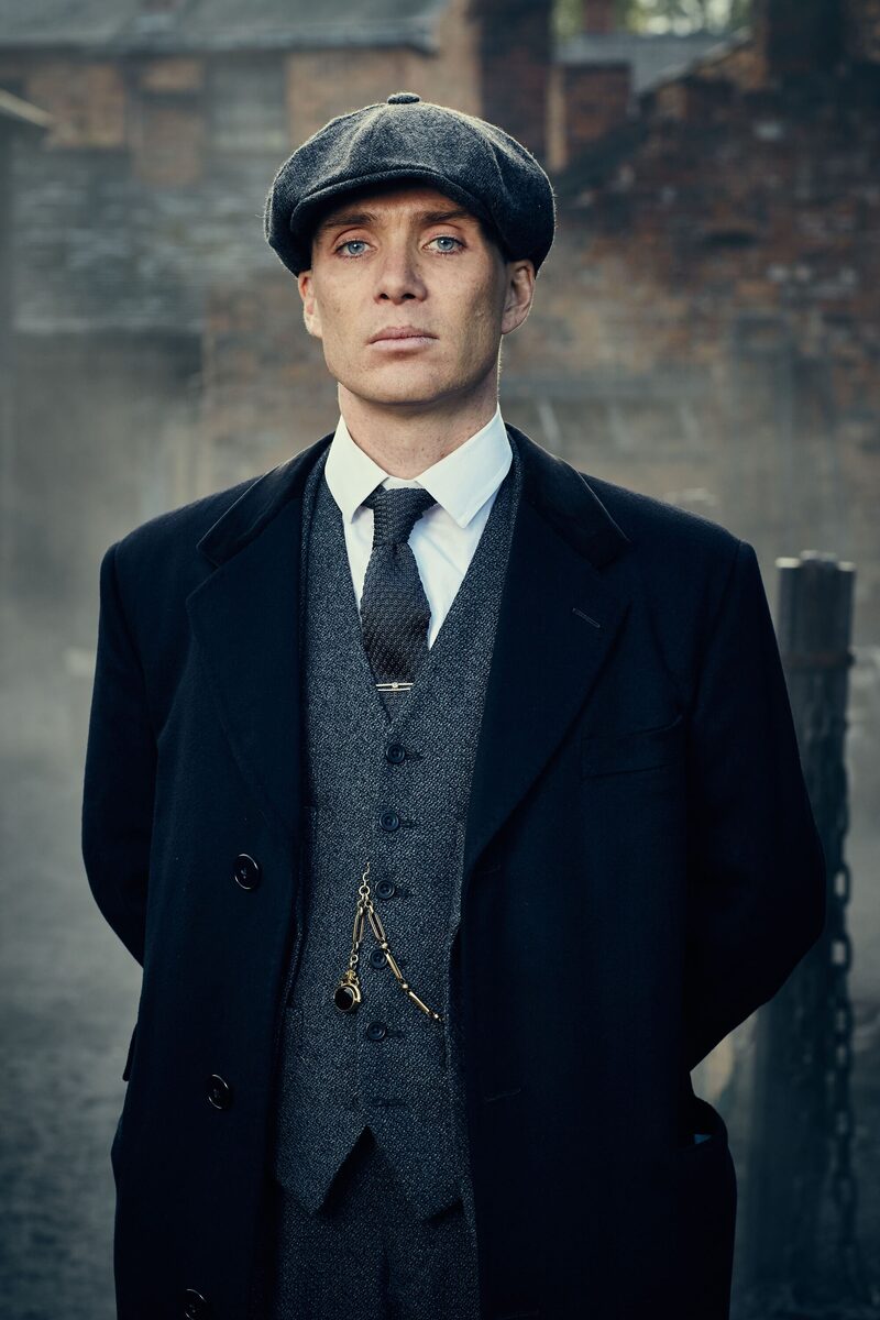 источник - https://vignette.wikia.nocookie.net/peaky-blinders/images/8/8e/Tommys3.jpg/revision/latest/scale-to-width-down/2000?cb=20190715140230