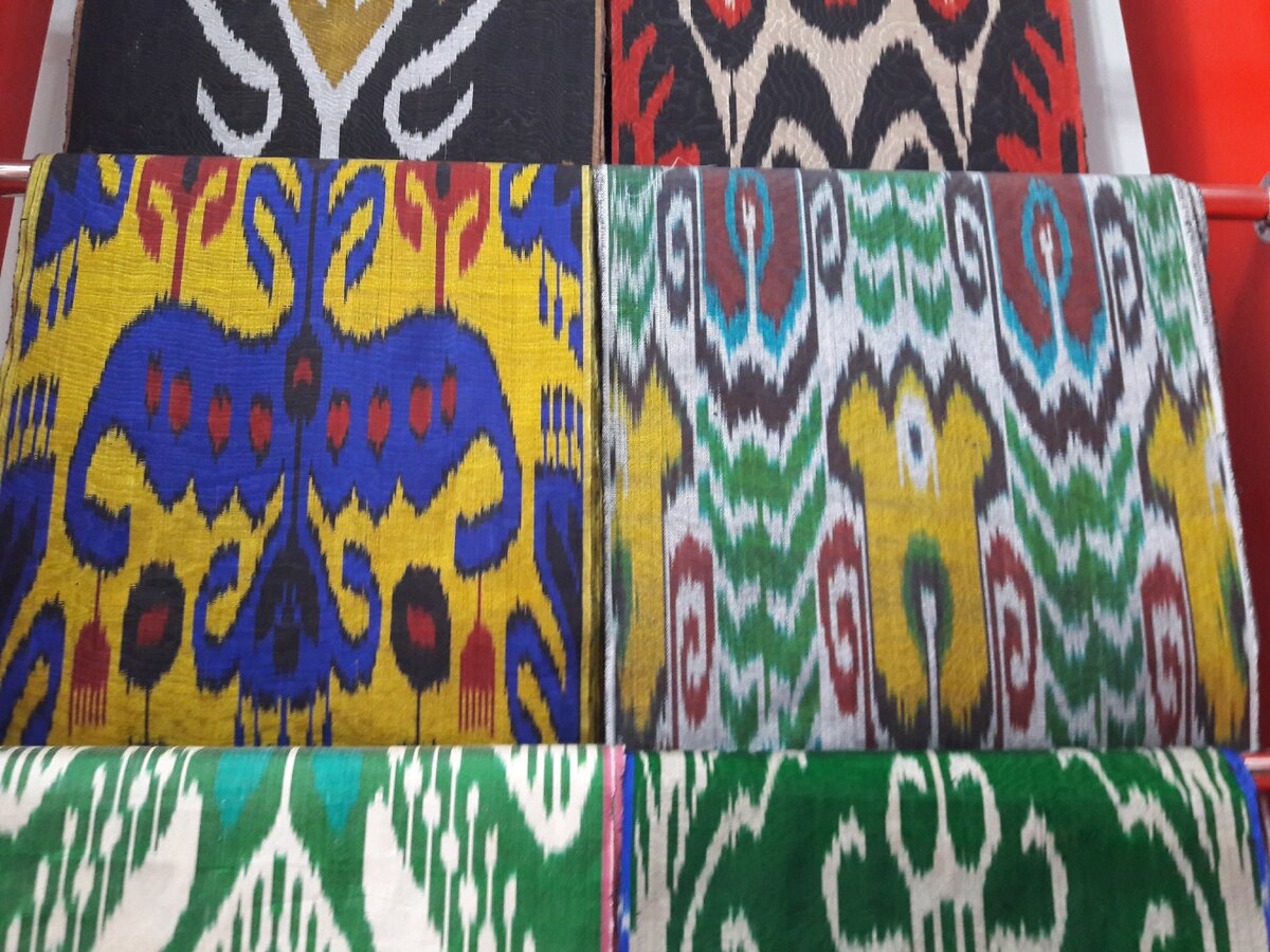 Что такое узбекский икат: почему я влюбилась в эту ткань