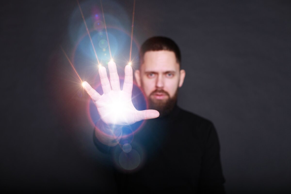 Пальцы могут быть целителем. Главное знать, куда и когда нажать