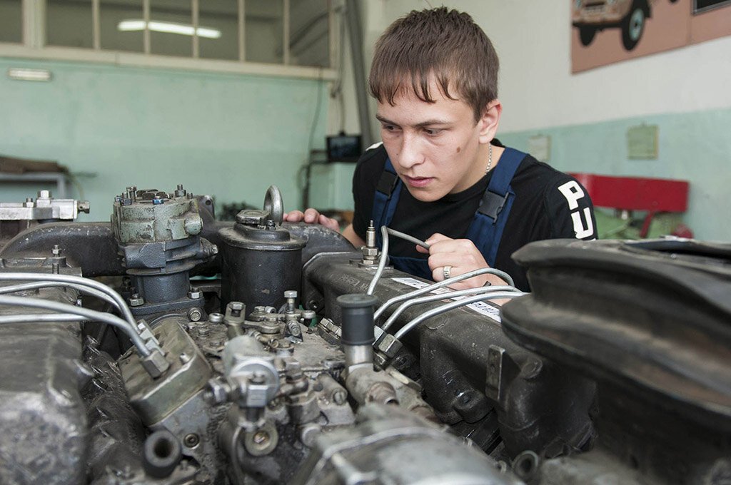 фото взято с https://odt-kuzbass.ru/mediya/foto/15-avtomekhanik-2015/detail/688-cor-0491.html?tmpl=component&phocadownload=1